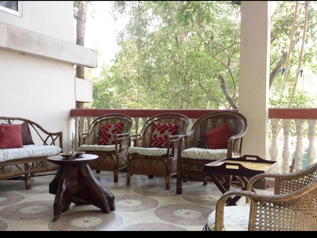 Hilltop Lodge Guwahati Ngoại thất bức ảnh