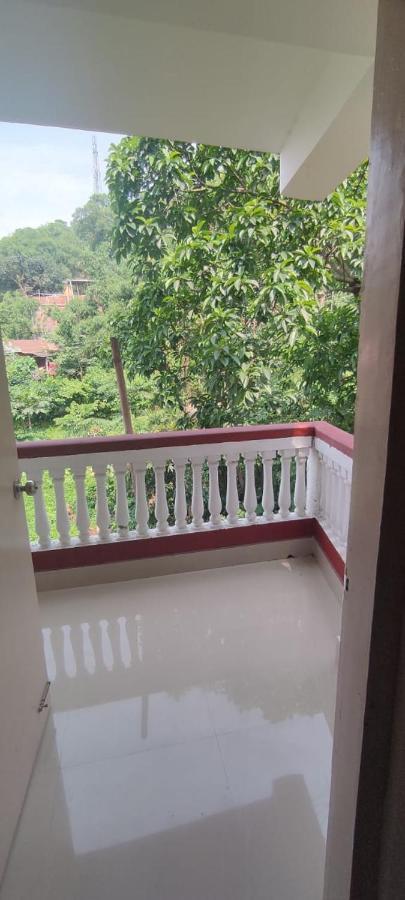 Hilltop Lodge Guwahati Ngoại thất bức ảnh