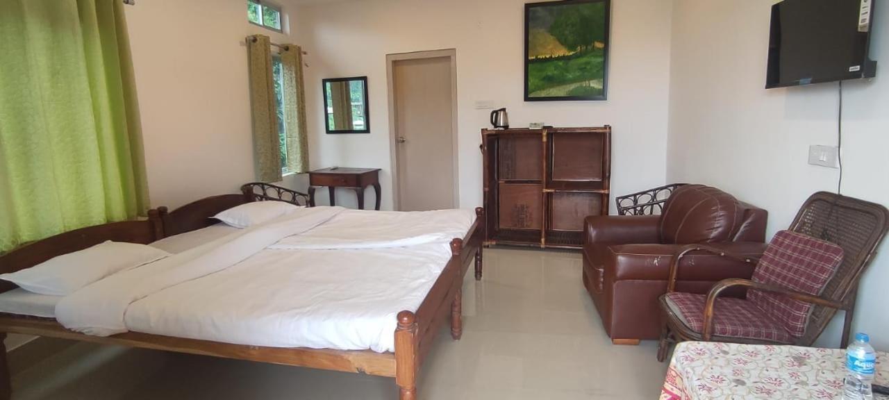 Hilltop Lodge Guwahati Phòng bức ảnh