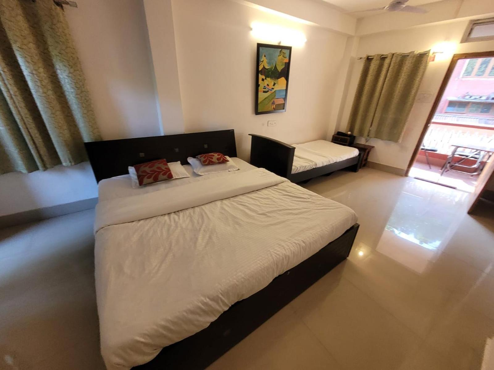 Hilltop Lodge Guwahati Phòng bức ảnh