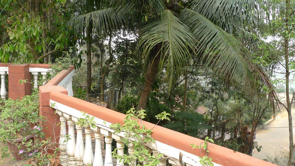 Hilltop Lodge Guwahati Ngoại thất bức ảnh