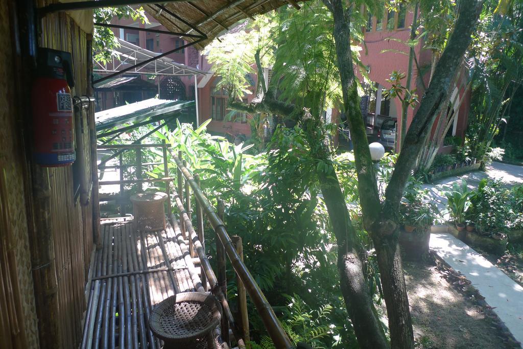 Hilltop Lodge Guwahati Ngoại thất bức ảnh