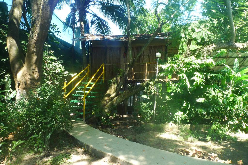 Hilltop Lodge Guwahati Ngoại thất bức ảnh