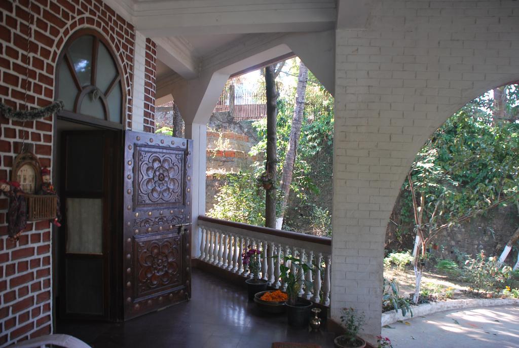 Hilltop Lodge Guwahati Ngoại thất bức ảnh