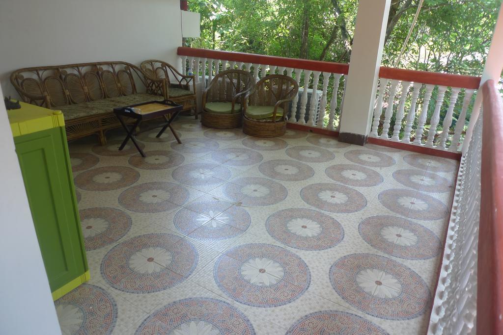 Hilltop Lodge Guwahati Ngoại thất bức ảnh