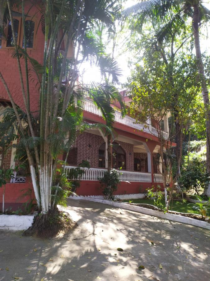 Hilltop Lodge Guwahati Ngoại thất bức ảnh